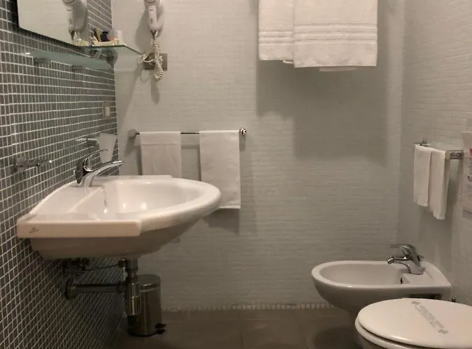 The Lux 4*