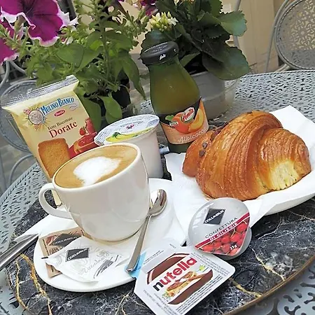 The Lux فندق مبيت وإفطار 4*