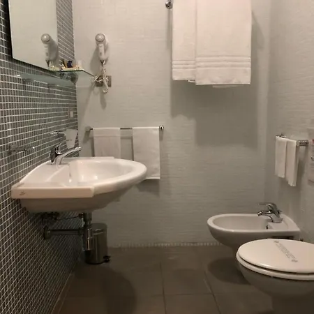 The Lux 4*